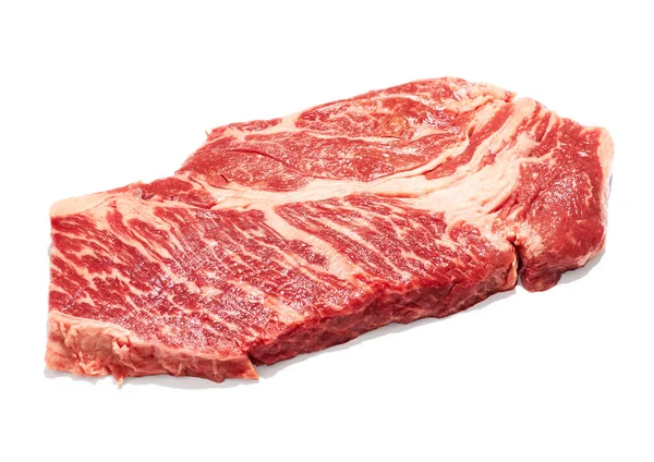 白い背景に単離された生肉ステーキサーロイン — ストック写真