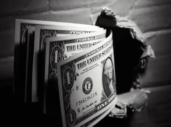 Bir Dolarlık Banknotlar Kağıt Delikten Para Arkaplanından Rüşvet Kavramı - Stok İmaj
