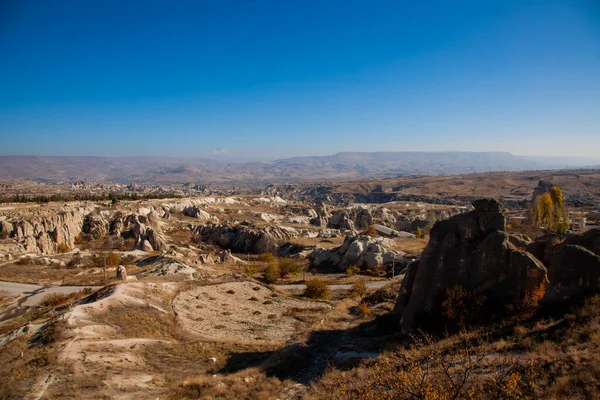 Valley Canyon Kappadokien Solig Dag Klarblå Himmel Turkiet — Stockfoto