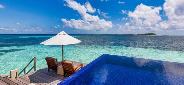 Resort Hotel Con Piscina Costa Del Mar —  Fotos de Stock