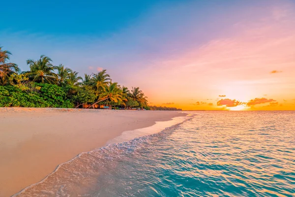 Gyönyörű Trópusi Tengeri Strand Napkeltekor — Stock Fotó