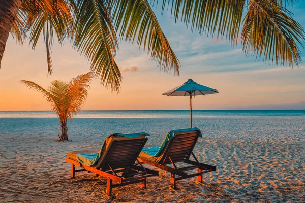 Beautiful Tropical Sandy Beach Sea Umbrella Chairs — Stock Photo, Image