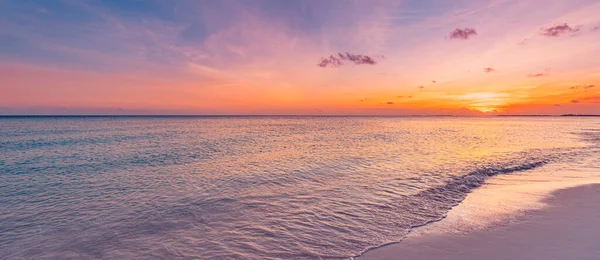Belo Pôr Sol Sobre Praia Arenosa — Fotografia de Stock