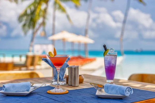 Cocktails Served Table Tropical Resort — Stock Photo, Image