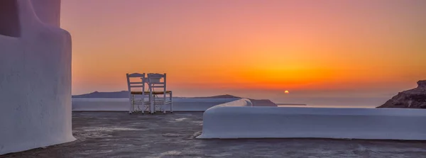 Twee Stoelen Tropische Villa Met Uitzicht Bij Zonsondergang Aan Zee — Stockfoto