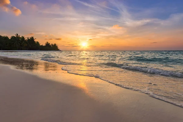 Gyönyörű Közelkép Nyugodt Tengeri Hullámok Álom Napkelte Naplemente Trópusi Sziget — Stock Fotó