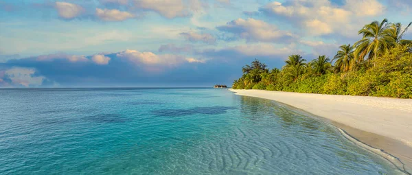 Мальдивы Пляжный Фон Летний Релаксационный Пейзаж Белый Песок Спокойное Море — стоковое фото