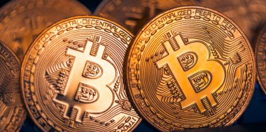 Altın bitcoin, kripto para birimi için kavramsal görüntü. Kripto para birimi bitcoin gelecek para. Soyut iş kripto piyasası finans para geçmişi. Bitcoin BTC Kripto Para Birimi. Borsa