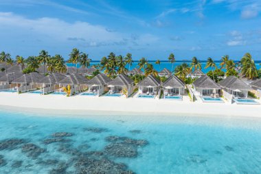 Muhteşem ada plaj merkezi. Maldivler turizmi sakin tropikal manzara 