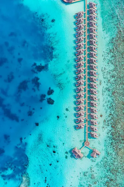Malebný Letecký Pohled Luxusní Tropické Ostrov Resort Vodní Vily — Stock fotografie