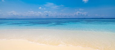 Mükemmel ada sahili. Yaz cennetinin tropik seyahat manzarası. 