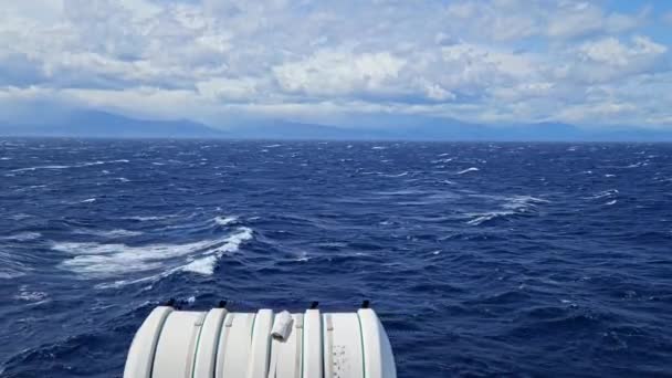 Skott Det Blå Havet Sett Från Fartyget Med Molnig Himmel — Stockvideo