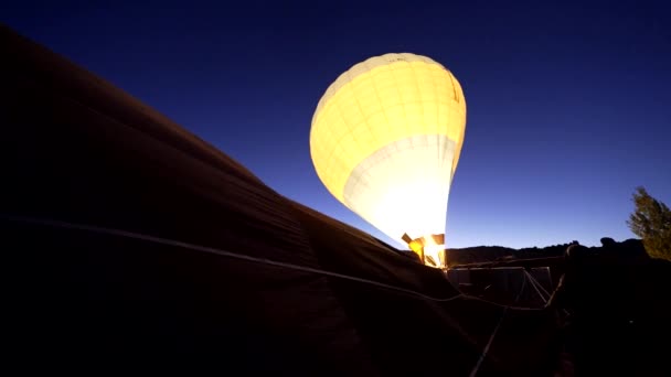 Éjszakai Képek Hőlégballon Égőjéről Lassított Felvételen — Stock videók