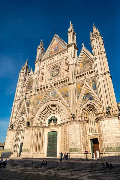 Orvieto Italia Octubre 2022 Catedral Orvieto Duomo Orvieto Con Turistas —  Fotos de Stock