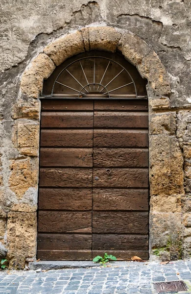 Italské Dveře Městě Orvieto Umbrii Itálie — Stock fotografie