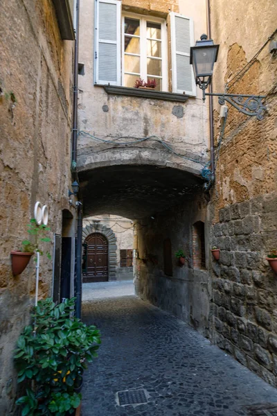 翁布里亚 意大利 风景如画的古老狭窄胡同与拱在老城 — 图库照片