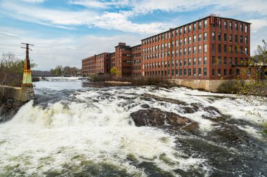 Westbrook Maine 'deki eski değirmen. ABD 'deki sanayi devriminin mirası.