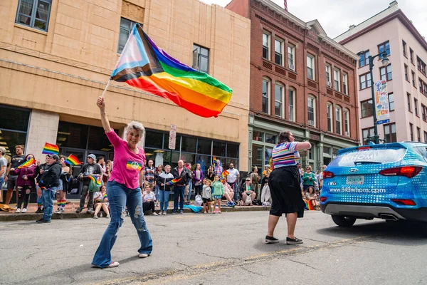 Portland Juni 2022 Folk Deltog Portland Gay Pride Paraden För Stockbild