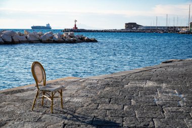 Vezüv, İtalya 'nın Napoli sahillerinde görülen ve balıkçı tekneleri.