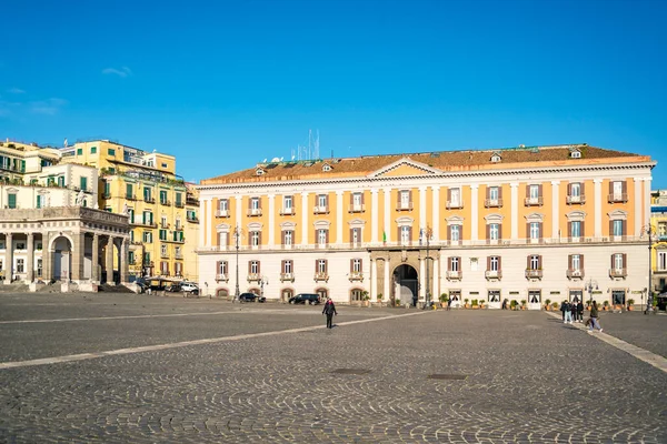 パラッツォ デッラ プレビシト宮殿 英語版 イタリア ナポリのプレビシト広場の中心に位置する記念碑的な宮殿である — ストック写真