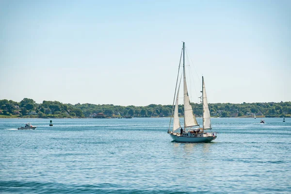 美国缅因州波特兰港和卡斯科湾的风帆船景观 — 图库照片