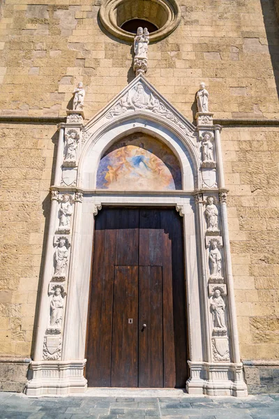 Открытая Часть Церкви Xiv Века Сан Фаланни Карбонара Феллесе Италия — стоковое фото