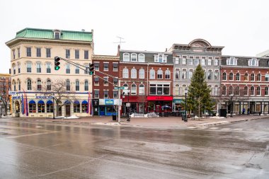 Bangor, ME-USA - 10 Ocak 2016: Ana Cadde 'nin Tview' i. Art Deco Mimarisi örneği. Bangor, Maine, ABD