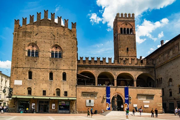 Bolonia Italia Junio 2023 Personas Turistas Plaza Cerca Del Palacio — Foto de Stock