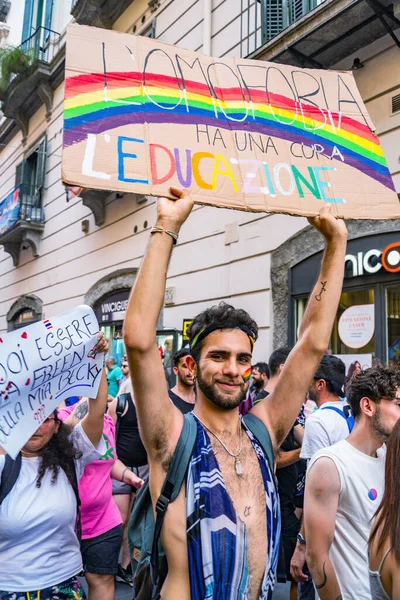 Neapel Italien Juli 2023 Några Deltagare Gay Pride Sammanför Varje — Stockfoto
