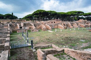 Roma 'da Tiber' deki Ostia antika limanında. Roma Arkeoloji Alanı, İtalya