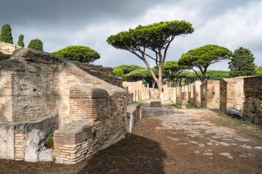 Roma 'da Tiber' deki Ostia antika limanında. Roma Arkeoloji Alanı, İtalya