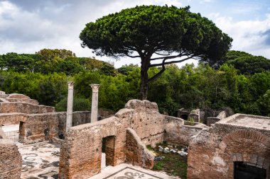 Roma 'da Tiber' deki Ostia antika limanında. Roma Arkeoloji Alanı, İtalya