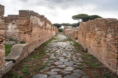 Roma 'da Tiber' deki Ostia antika limanında. Roma Arkeoloji Alanı, İtalya