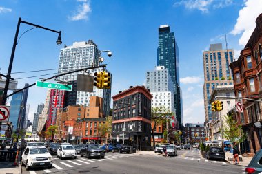 New York City, ABD - 1 Mayıs 2024: Brooklyn 'deki Modern Binalar, ABD