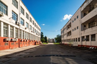 Bagnoli Napoli, İtalya 'daki eski NATO üssünün terk edilmiş binaları