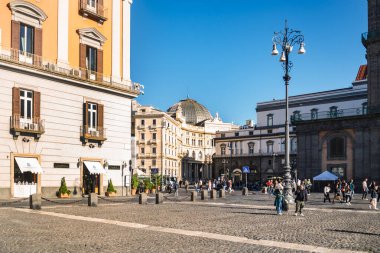 Napoli, İtalya - 3 Kasım 2024: Piazza Trieste E Trento Piazza del Plebiscito, İtalya