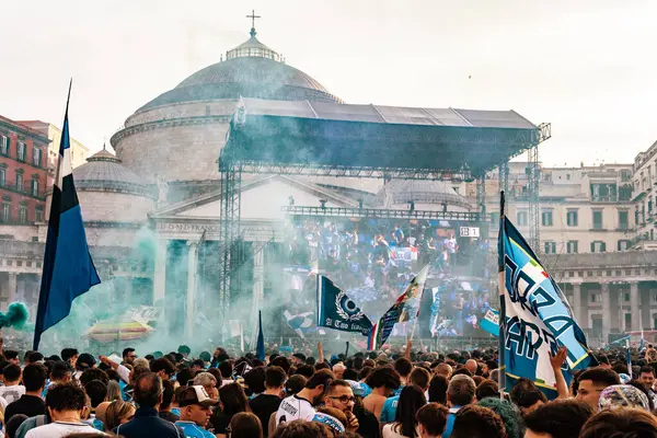 Napoli, İtalya - 23 Mayıs 2025: Mavi Diriliş: Napoli Zaferleri ve Scudetto, Futbol İddiaları. İtalya