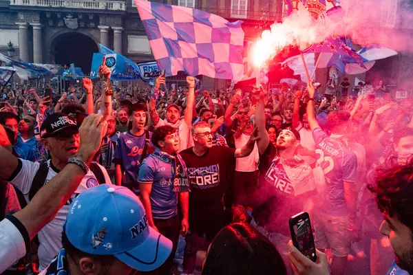 Napoli, İtalya - 23 Mayıs 2025: Mavi Diriliş: Napoli Zaferleri ve Scudetto, Futbol İddiaları. İtalya