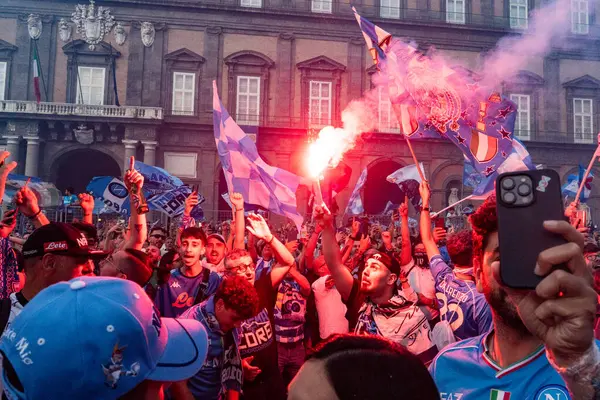Napoli, İtalya - 23 Mayıs 2025: Mavi Diriliş: Napoli Zaferleri ve Scudetto, Futbol İddiaları. İtalya