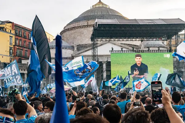 Napoli, İtalya - 23 Mayıs 2025: Mavi Diriliş: Napoli Zaferleri ve Scudetto, Futbol İddiaları. İtalya