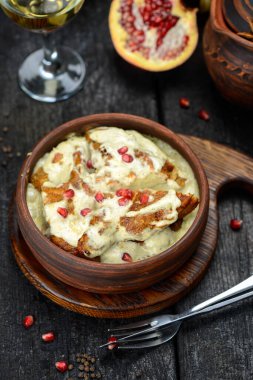 Nar meyveli krema soslu tavuk fileto.