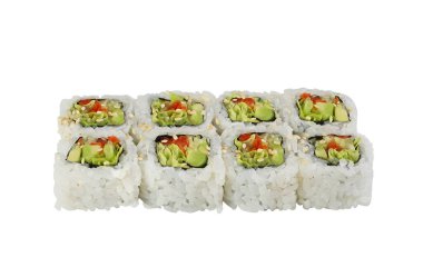 Sebzeli vejetaryen suşi, beyaz arka plan.