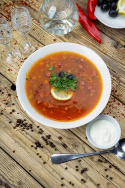 Domatesli geleneksel Ukrayna Çorbası