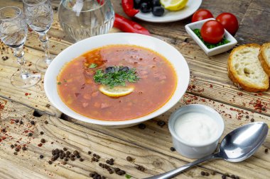 Domatesli geleneksel Ukrayna Çorbası