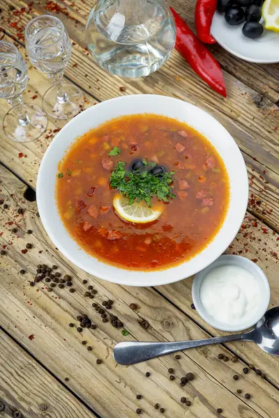 Domatesli geleneksel Ukrayna Çorbası