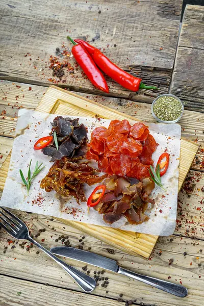 votka ve tuzlu et türleri bira aperatifleri ve biber