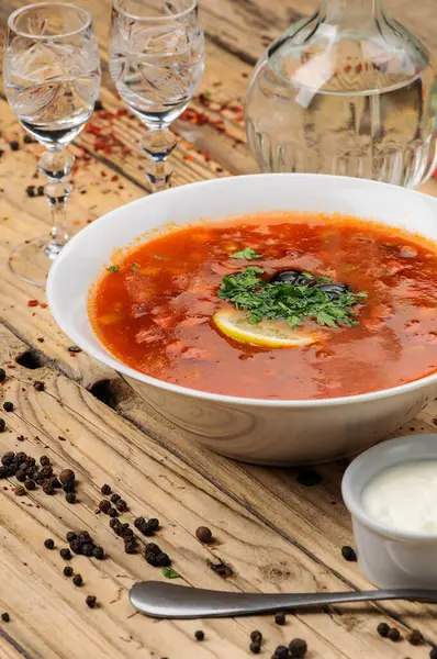 Geleneksel Ukrayna usulü kremalı çorba çorbası