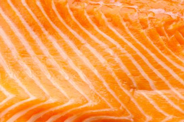 Arka planda somon bifteği