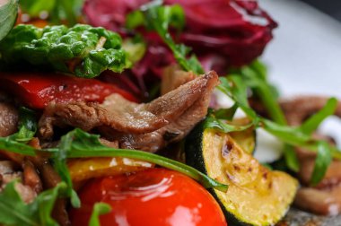 Sebzeli taze salata. yakın - yakın görünüm