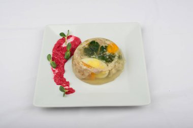 Yabanturplu tavuk ve yumurta jölesi.